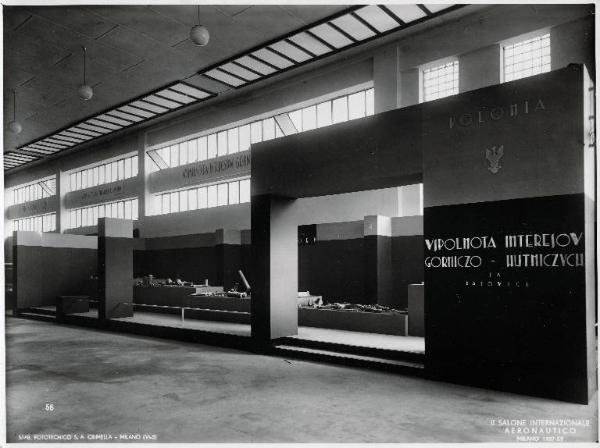 Fiera di Milano - Salone internazionale aeronautico 1937 - Settore accessori, strumenti e materie prime lavorate e semilavorate - Stand della Wspolnota-Intersow Gorniczo-Hutniczych S.A.