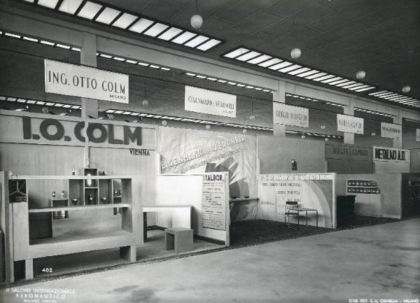 Fiera di Milano - Salone internazionale aeronautico 1937 - Settore accessori, strumenti e materie prime lavorate e semilavorate - Stand di vernici e altri prodotti