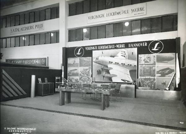 Fiera di Milano - Salone internazionale aeronautico 1937 - Settore accessori, strumenti e materie prime lavorate e semilavorate - Stand della Vereinigte Leichtmetalle Werke