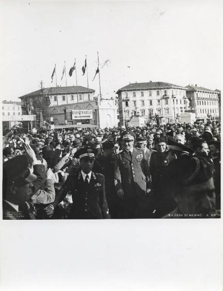 Fiera di Milano - Campionaria 1938 - Visita del generale Rodolfo Graziani