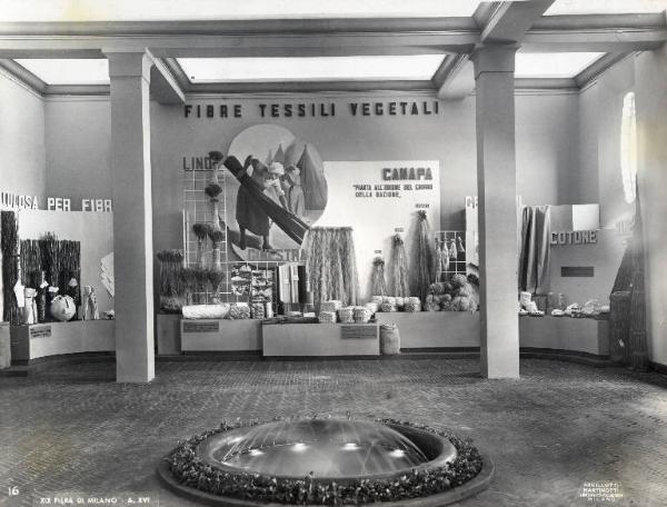Fiera di Milano - Campionaria 1938 - Padiglione Arnaldo Mussolini (padiglione dell'agricoltura) - Mostra dell'autarchia agricola - Stand sulle fibre tessili vegetali