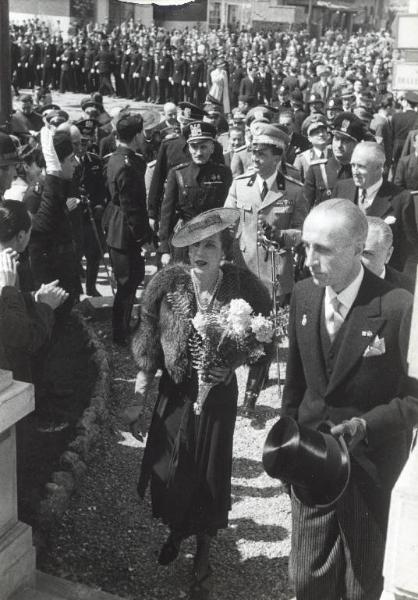 Fiera di Milano - Campionaria 1939 - Visita del principe di Piemonte Umberto II di Savoia con la moglie Maria José