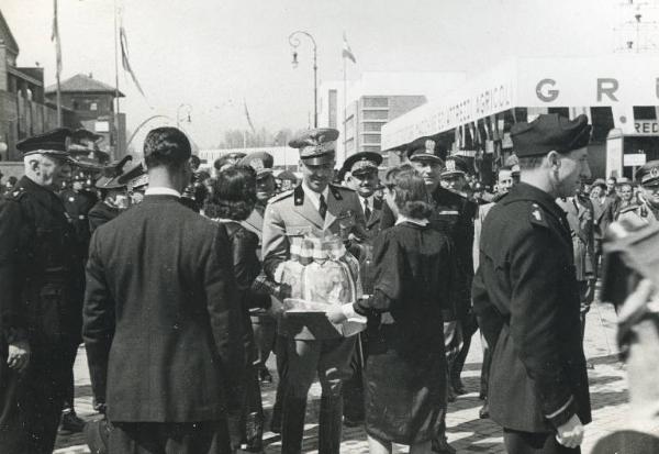 Fiera di Milano - Campionaria 1939 - Visita del principe di Piemonte Umberto II di Savoia con la moglie Maria José