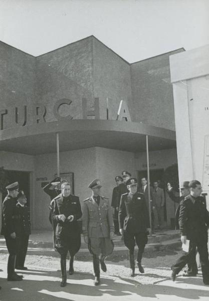 Fiera di Milano - Campionaria 1939 - Visita del sottosegretario alle corporazioni Renato Ricci