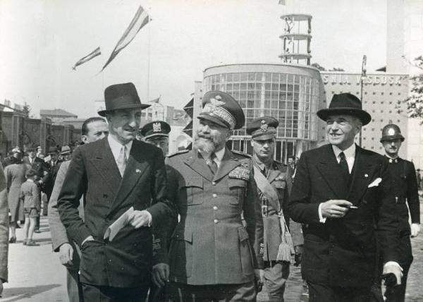 Fiera di Milano - Campionaria 1939 - Visita del ministro dell'Africa italiana Attilio Teruzzi