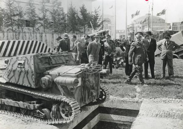 Fiera di Milano - Campionaria 1939 - Visita del ministro dell'Africa italiana Attilio Teruzzi