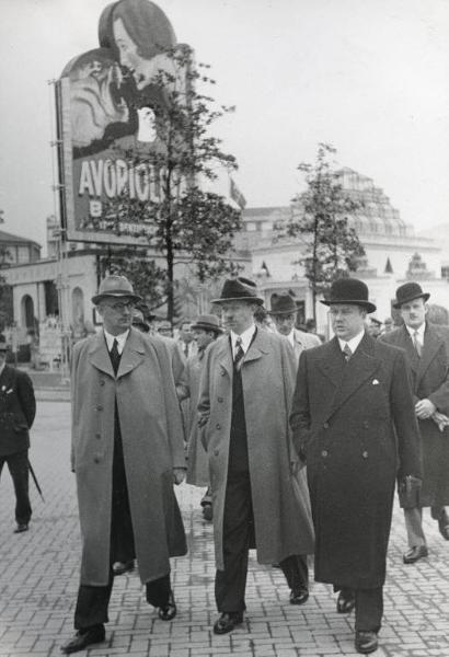 Fiera di Milano - Campionaria 1939 - Visita del Borgomastro di Lipsia Rudolf Haake