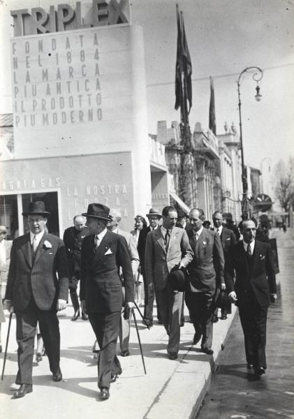 Fiera di Milano - Campionaria 1939 - Visita del ministro dell'industria e del commercio della Polonia Antoni Roman