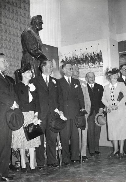 Fiera di Milano - Campionaria 1939 - Visita del ministro dell'industria e del commercio della Polonia Antoni Roman