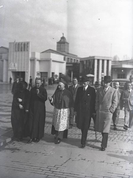 Fiera di Milano - Campionaria 1939 - Visita del cardinale Alfredo Ildefonso Schuster