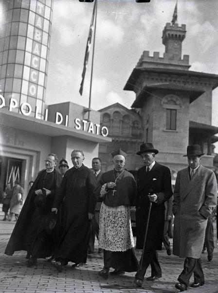 Fiera di Milano - Campionaria 1939 - Visita del cardinale Alfredo Ildefonso Schuster