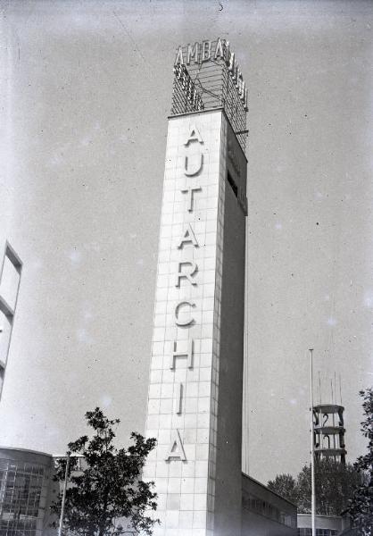 Fiera di Milano - Campionaria 1939 - Padiglione della Snia Viscosa - Torre con insegna