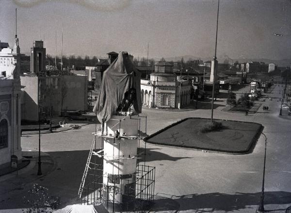 Fiera di Milano - Campionaria 1940 - Piazza Italia e viale delle nazioni - Lavori di allestimento