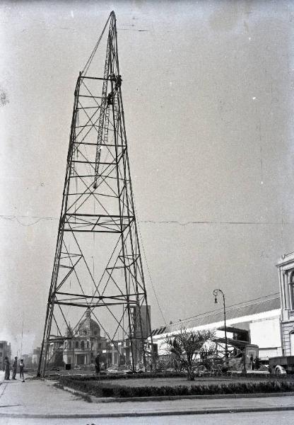 Fiera di Milano - Antenna radio - Lavori di costruzione