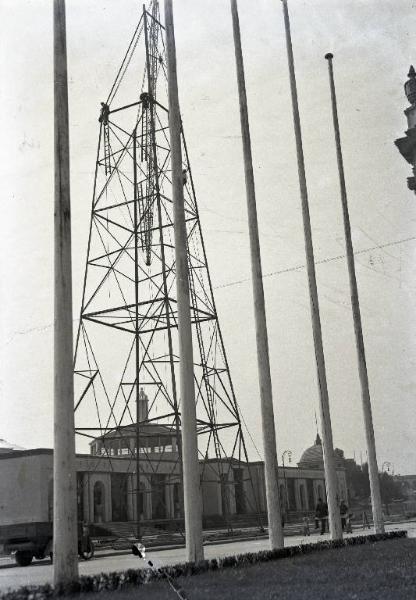 Fiera di Milano - Antenna radio - Lavori di costruzione