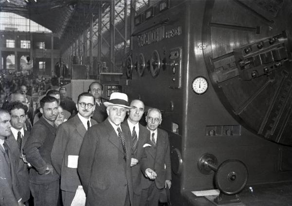 Fiera di Milano - Campionaria 1946 - Visita di dirigenti della Fiera e di autorità cittadine