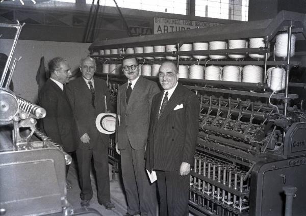 Fiera di Milano - Campionaria 1946 - Visita di dirigenti della Fiera e di autorità cittadine