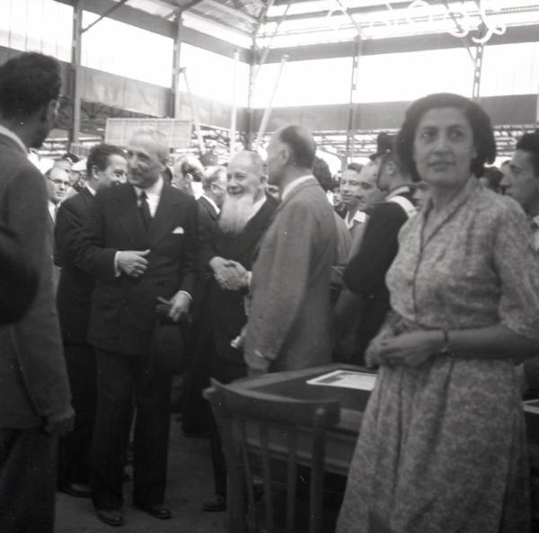 Fiera di Milano - Campionaria 1946 - Visita del presidente della Repubblica Enrico De Nicola in occasione della inaugurazione