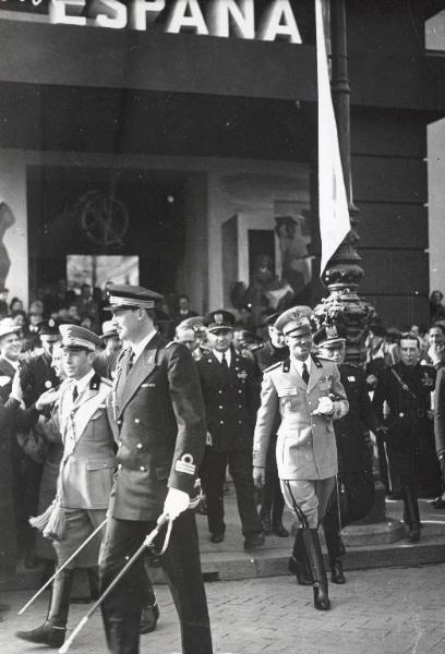 Fiera di Milano - Campionaria 1940 - Visita del principe di Piemonte Umberto II di Savoia