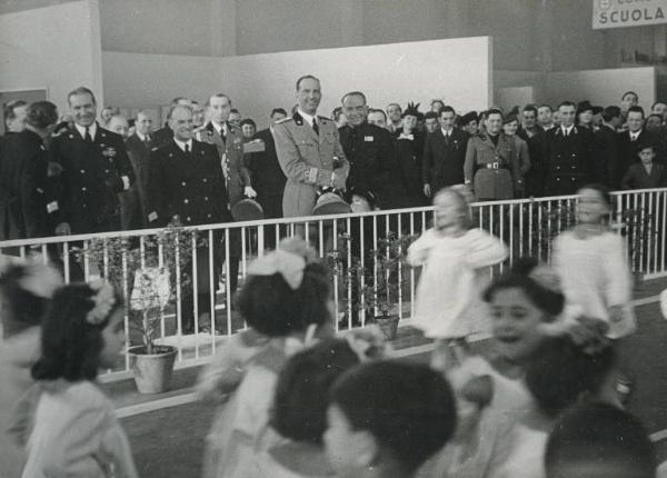 Fiera di Milano - Campionaria 1940 - Visita del principe di Piemonte Umberto II di Savoia