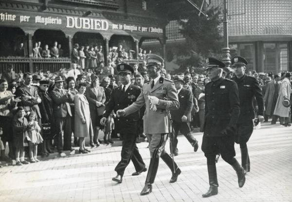 Fiera di Milano - Campionaria 1940 - Visita del principe di Piemonte Umberto II di Savoia