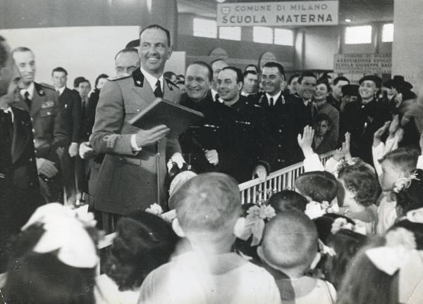 Fiera di Milano - Campionaria 1940 - Visita del principe di Piemonte Umberto II di Savoia