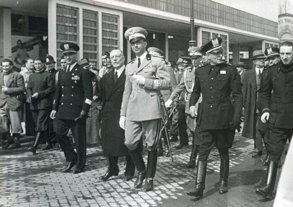 Fiera di Milano - Campionaria 1940 - Visita del principe di Piemonte Umberto II di Savoia