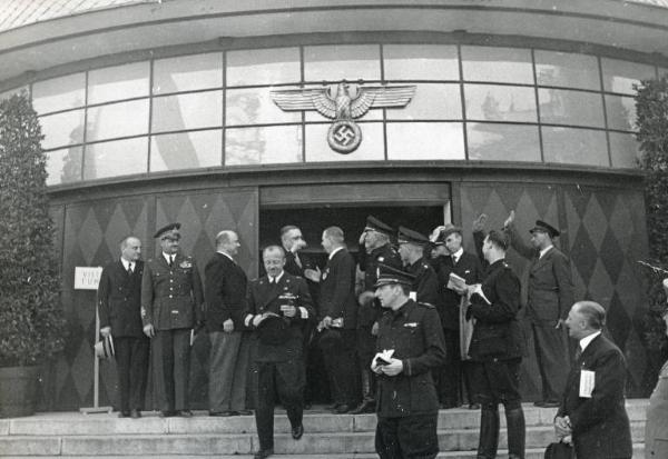 Fiera di Milano - Campionaria 1940 - Visita di personalità in occasione della Giornata delle nazioni