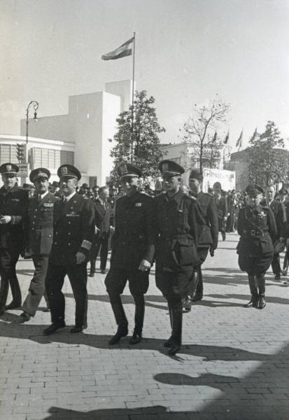 Fiera di Milano - Campionaria 1940 - Visita di personalità in occasione della Giornata delle nazioni