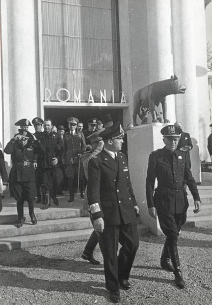 Fiera di Milano - Campionaria 1940 - Visita di personalità in occasione della Giornata delle nazioni