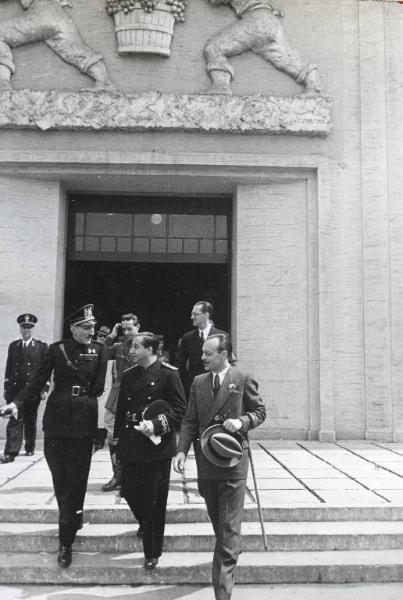 Fiera di Milano - Campionaria 1940 - Visita del sottosegretario all'industria spagnola Ignacio Munoz Rojas