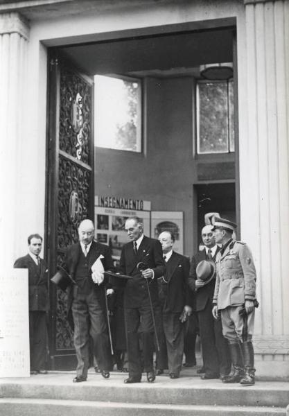 Fiera di Milano - Campionaria 1940 - Visita dell'ambasciatore di Francia a Roma André Francois Poncet