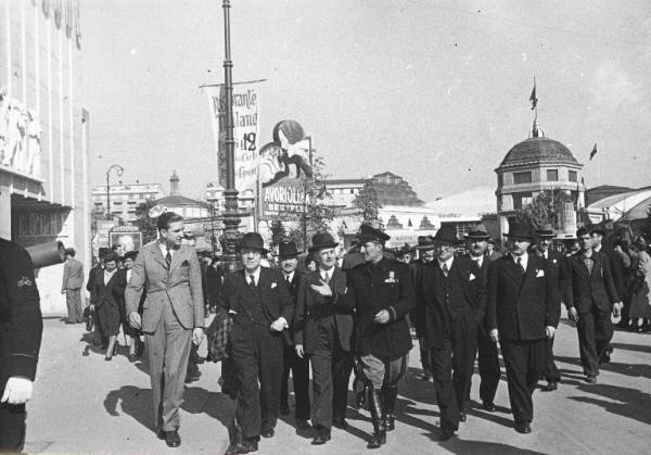 Fiera di Milano - Campionaria 1940 - Visita di una missione francese