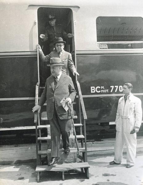 Fiera di Milano - Campionaria 1940 - Visita del presidente della Corona di Romania Constantin Argetoianu