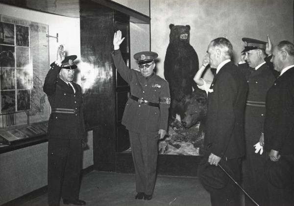 Fiera di Milano - Campionaria 1940 - Visita del presidente della Corona di Romania Constantin Argetoianu