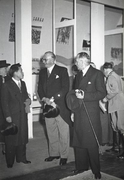 Fiera di Milano - Campionaria 1940 - Visita di Akio Mishiro, incaricato d'affari del Manciukuo