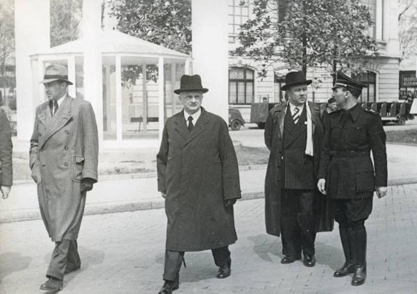 Fiera di Milano - Campionaria 1940 - Visita del direttore della Fiera di Lipsia Brauer