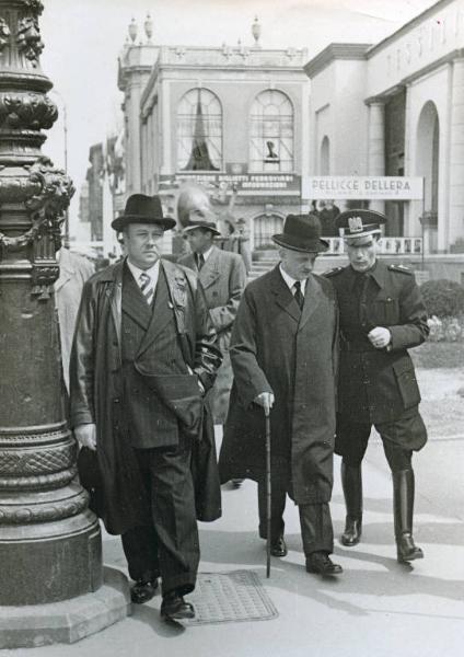 Fiera di Milano - Campionaria 1940 - Visita del direttore della Fiera di Lipsia Brauer