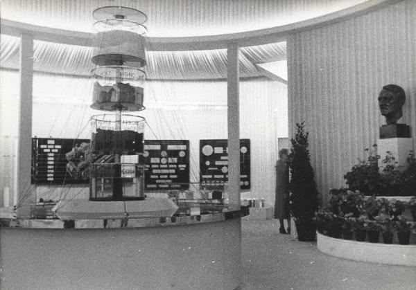 Fiera di Milano - Campionaria 1940 - Padiglione della Germania - Sala interna