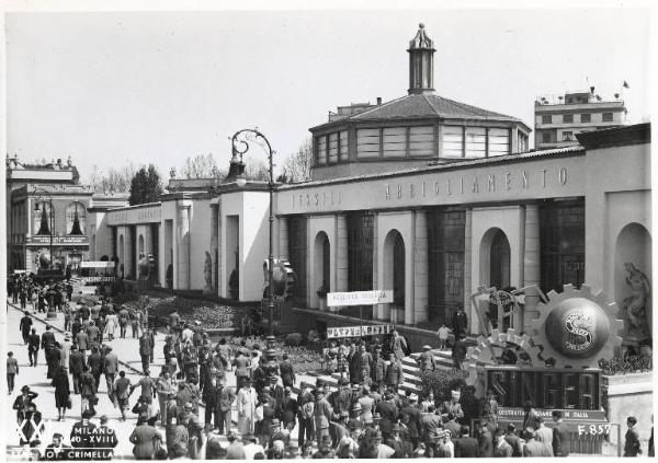 Fiera di Milano - Campionaria 1940 - Padiglione dei tessili e dell'abbigliamento - Esterno