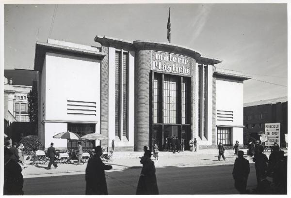 Fiera di Milano - Campionaria 1940 - Padiglione delle materie plastiche - Esterno