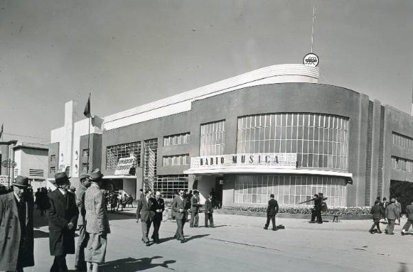 Fiera di Milano - Campionaria 1940 - Padiglione dell'ottica fotografia cine-radio-musica - Esterno