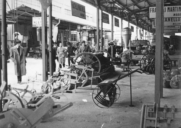 Fiera di Milano - Campionaria 1940 - Tettoia delle macchine agicole