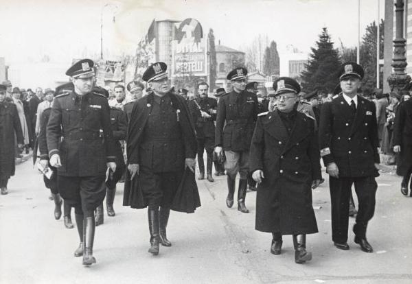 Fiera di Milano - Campionaria 1941 - Visita del sottosegretario alle corporazioni Ermanno Amicucci