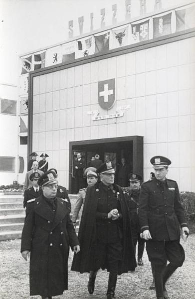 Fiera di Milano - Campionaria 1941 - Visita del sottosegretario alle corporazioni Ermanno Amicucci