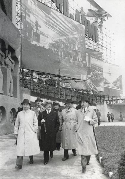 Fiera di Milano - Campionaria 1941 - Visita del presidente della Confindustria Giuseppe Volpi di Misurata