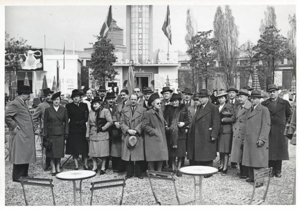 Fiera di Milano - Campionaria 1941 - Visita di un gruppo di commercianti della Marca orientale germanica