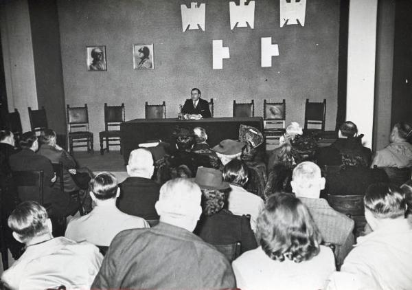 Fiera di Milano - Campionaria 1941 - Conferenza del dott. Croon