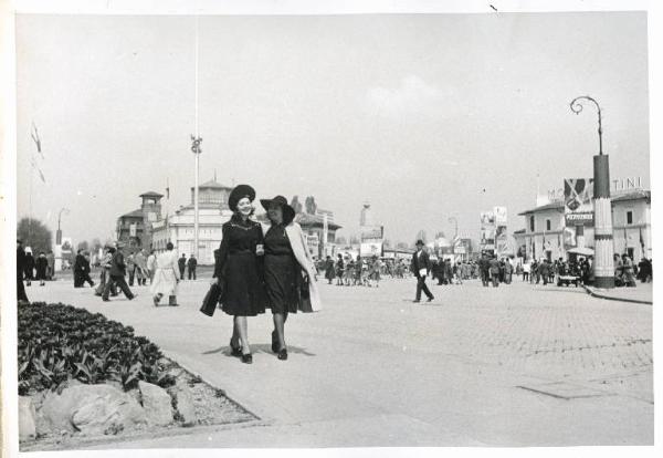 Fiera di Milano - Campionaria 1941 - Piazza Italia