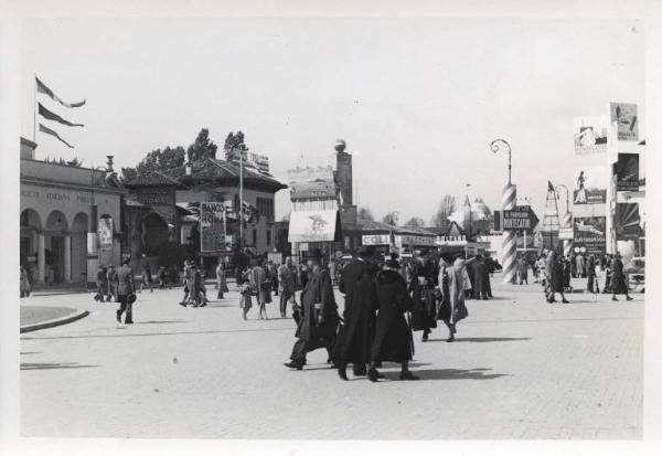 Fiera di Milano - Campionaria 1941 - Viale dell'industria